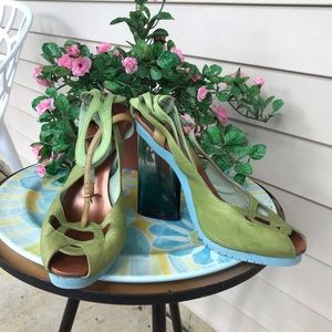 Rare Authentic Fendi green leather ankle strap Plexi heels sandals size 39